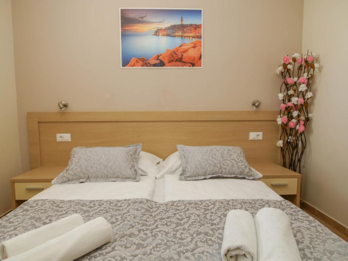 Apartments Villa Bondi Makarska Exterior foto